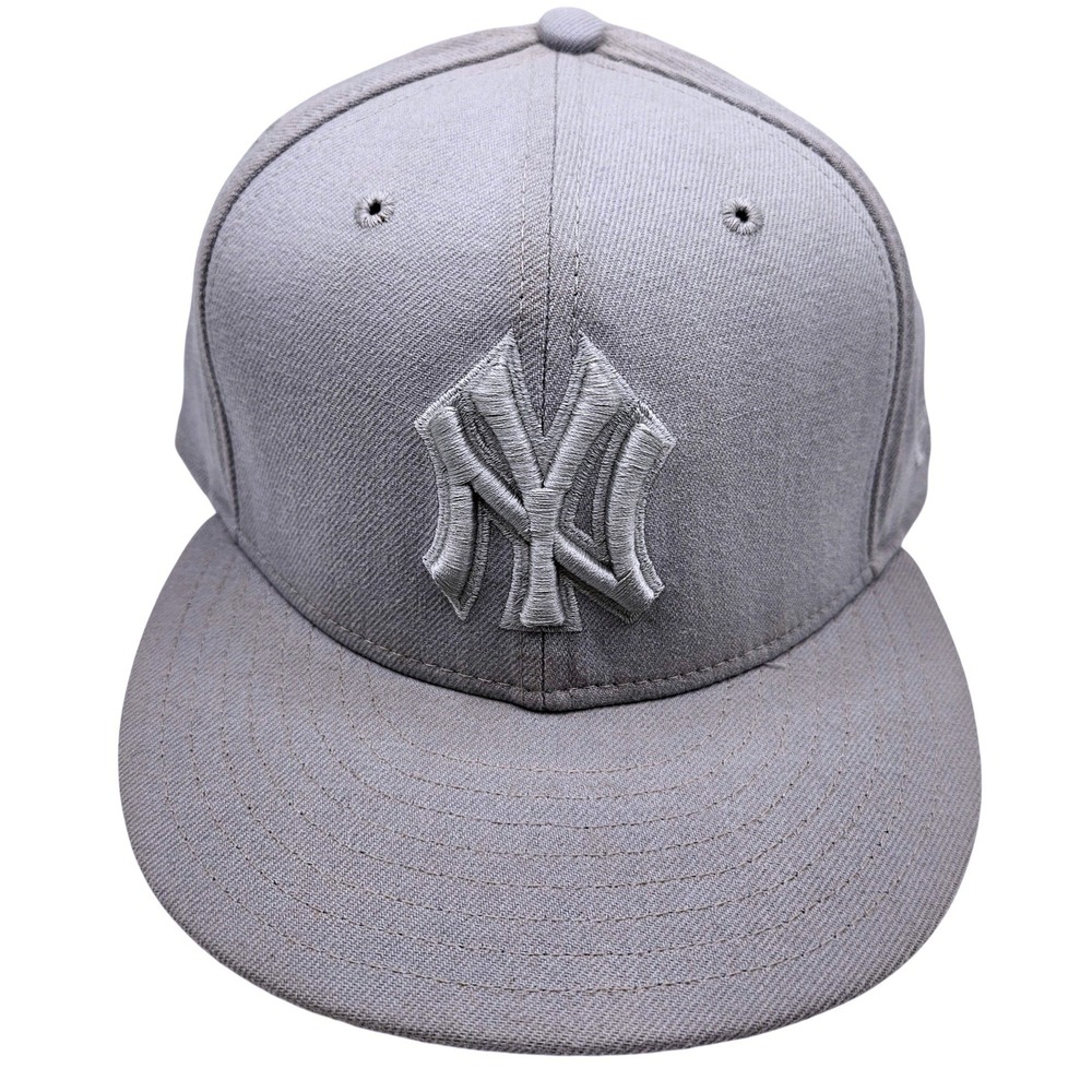 New Era 59FIFTY New York Yankees Fitted Hat Grey Size 7 3/8 MLB Baseball Cap